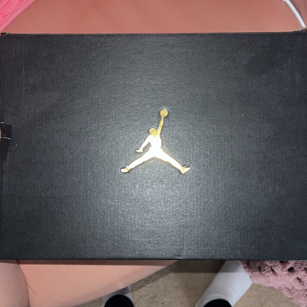 AIR Jordan Retro 12’s (Gym Red)❤️ - Picture 6 of 6